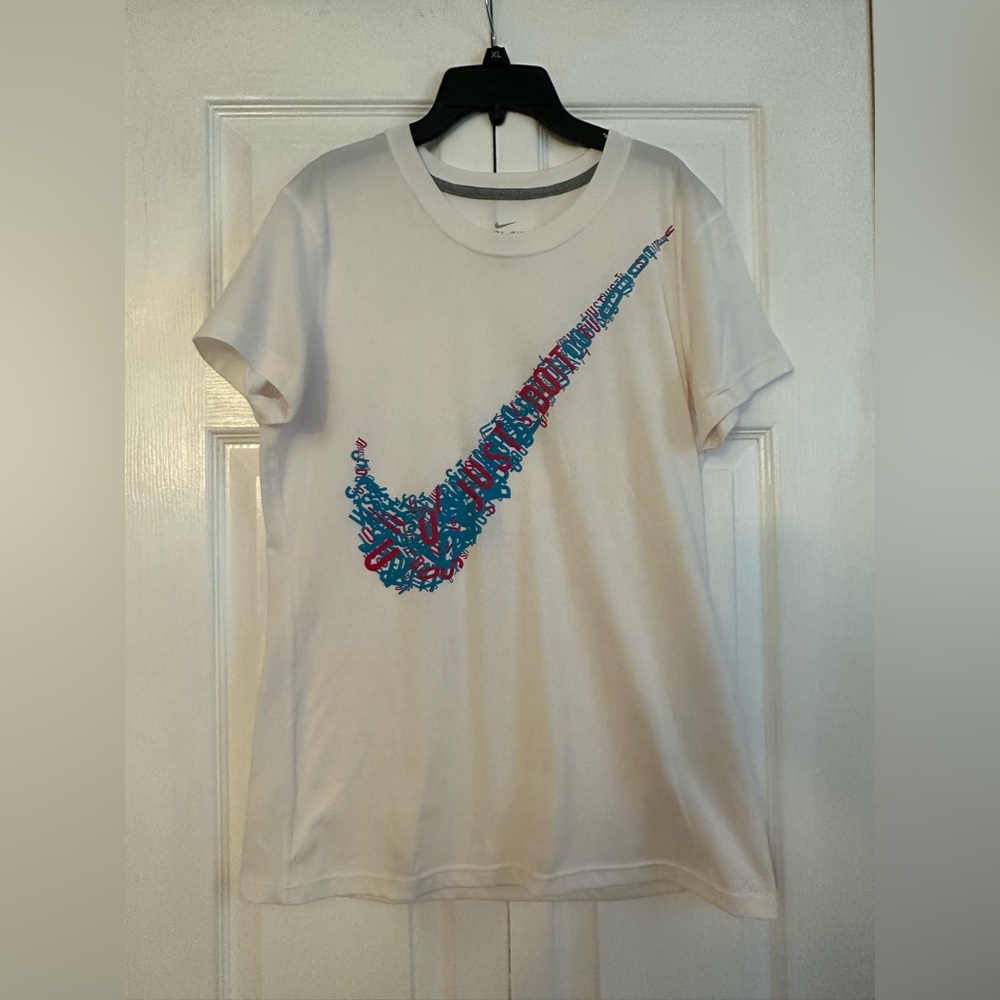 NIKE Dri-Fit T-Shirt (Size M)